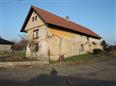 dražba rodinného domu s pozemky a příslušenstvím v obci Kadlín, okres Mělník