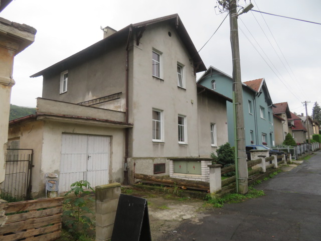 Dražba podílu id. 1/2 na RD se zahradou v obci Povrly, okres Ústí nad Labem