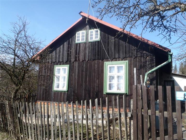 Podíl 1/4 na rodinném domě v Nýdku s pozemky