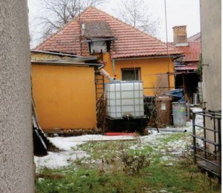 120 EX 4612/19-345 podíl 1/4 rodinného domu s pozemkem v obci Plaňany, okres Kolín