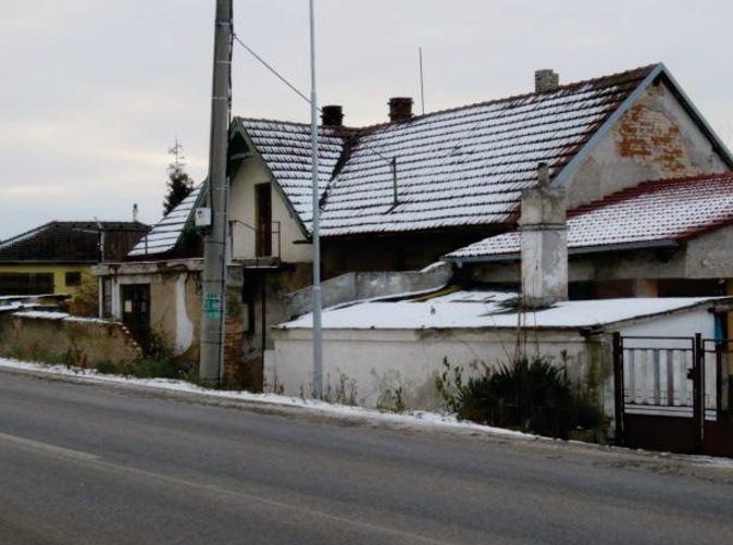 120 EX 18266/18-389 podíl 17/480 rodinného domu s pozemky v obci Postřižín, okres Mělník
